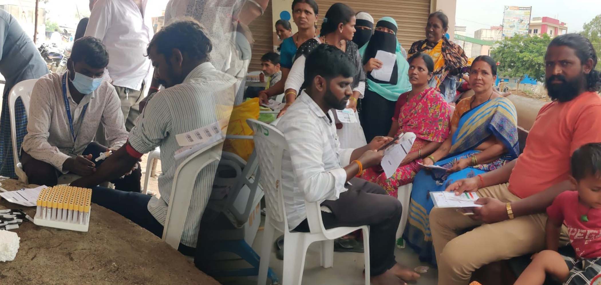 కార్మికులకు ఉచిత రక్తపరీక్షలు
