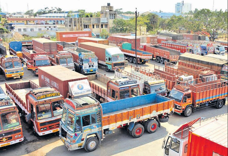 తాండూరులో లారీల బంద్..!