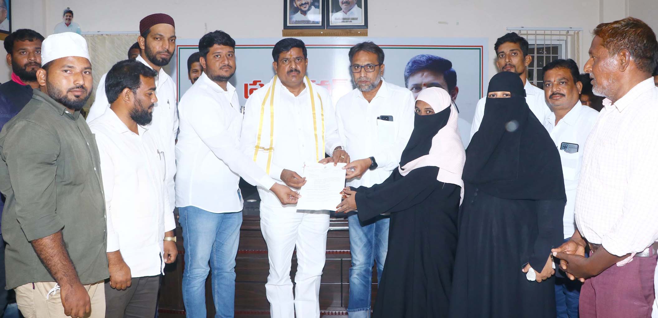 డీఎస్సీలో ప్రత్యేక నోటిఫికేషన్ వేయాలి