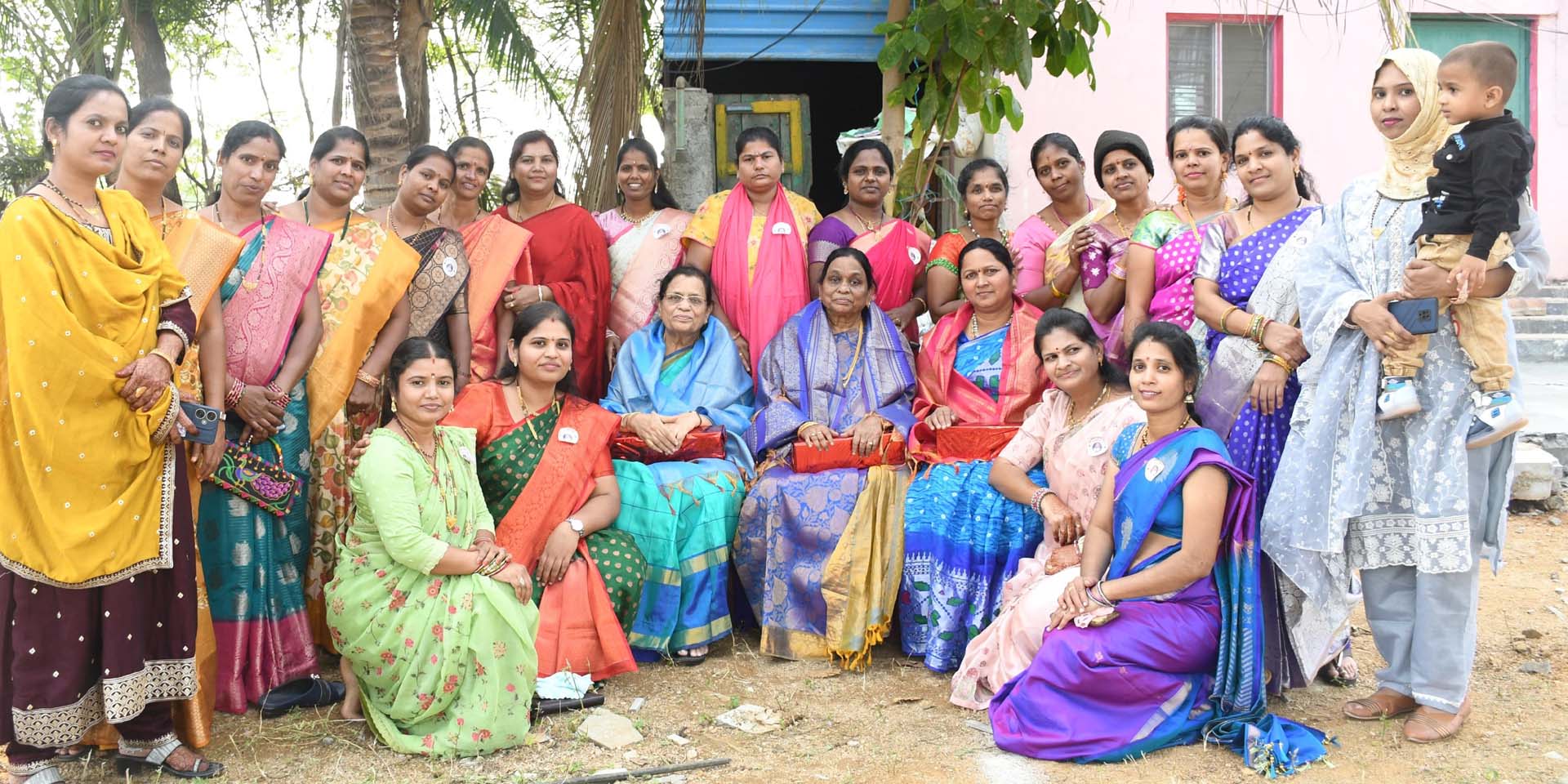 ఉత్సహాంగా పూర్వ విద్యార్థినిల సమ్మేళనం