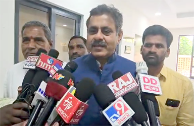 అధికారులపై దాడి గుండాల కుట్ర..!