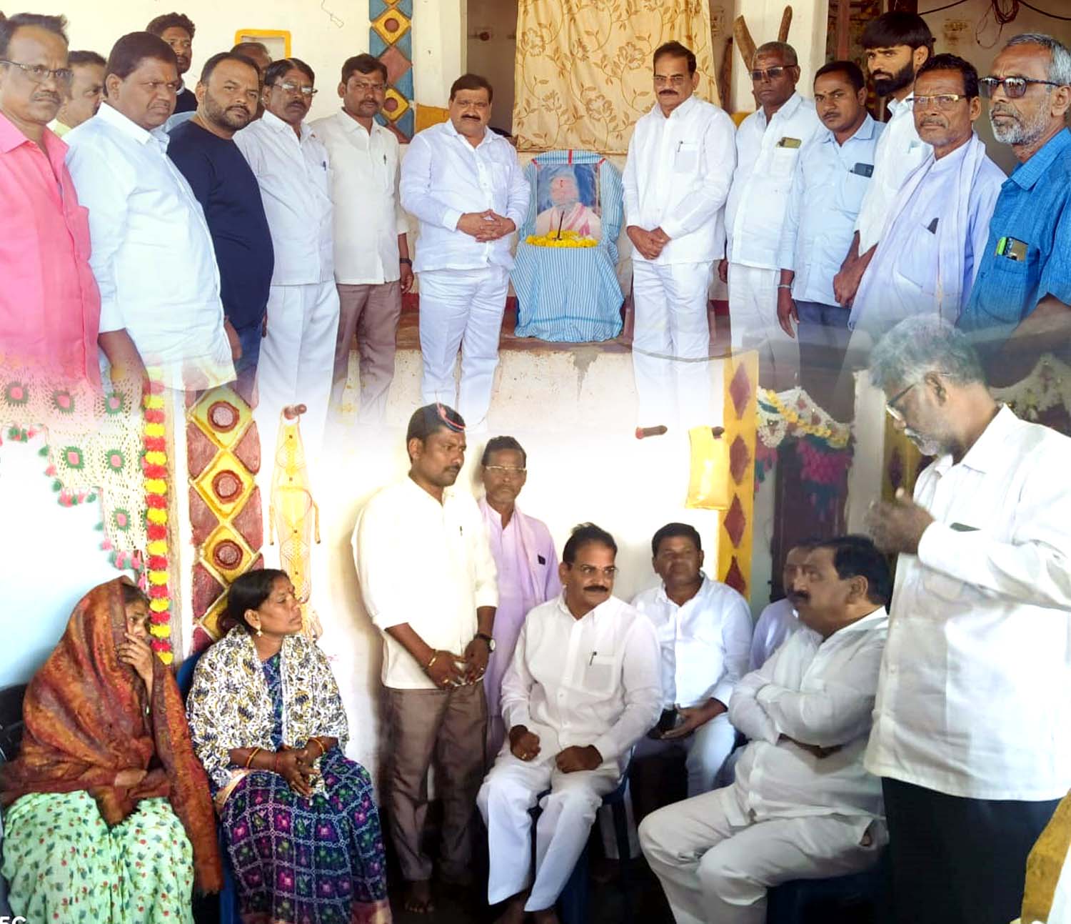పూల్‌సింగ్‌కు చీఫ్‌ విఫ్‌ నివాళి..!