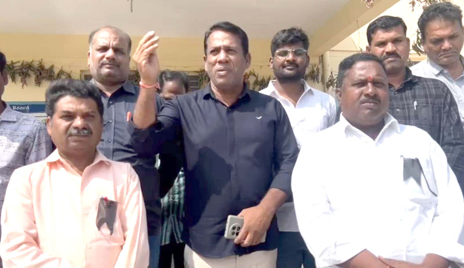 అధికారులపై దాడి బీఆర్ఎస్‌ కుట్రే..!