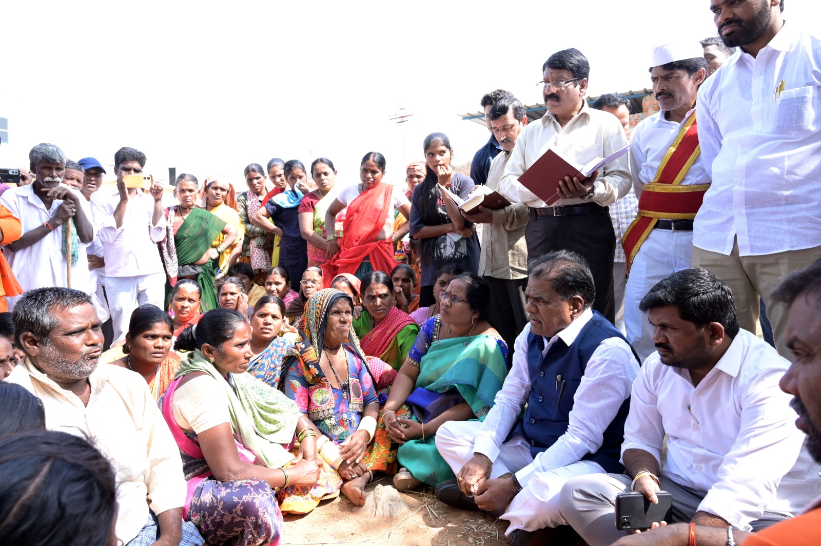 అమాయకులను జైల్లో పెట్టారు..!