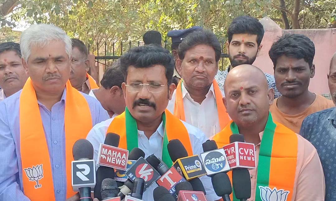 వసతి గృహాల విద్యార్థులపై సర్కారు అశ్రద్ద