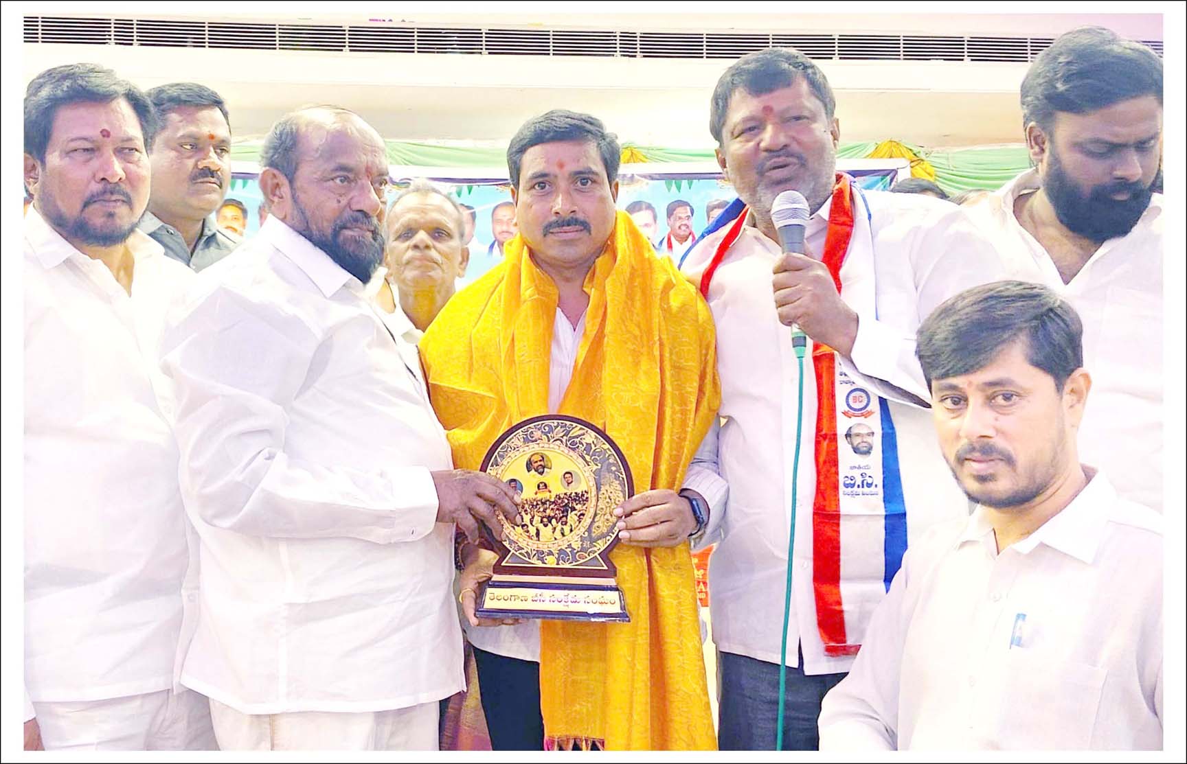 ఆర్. కృష్ణయ్య పోరాటం అందరికి తెలియాలి