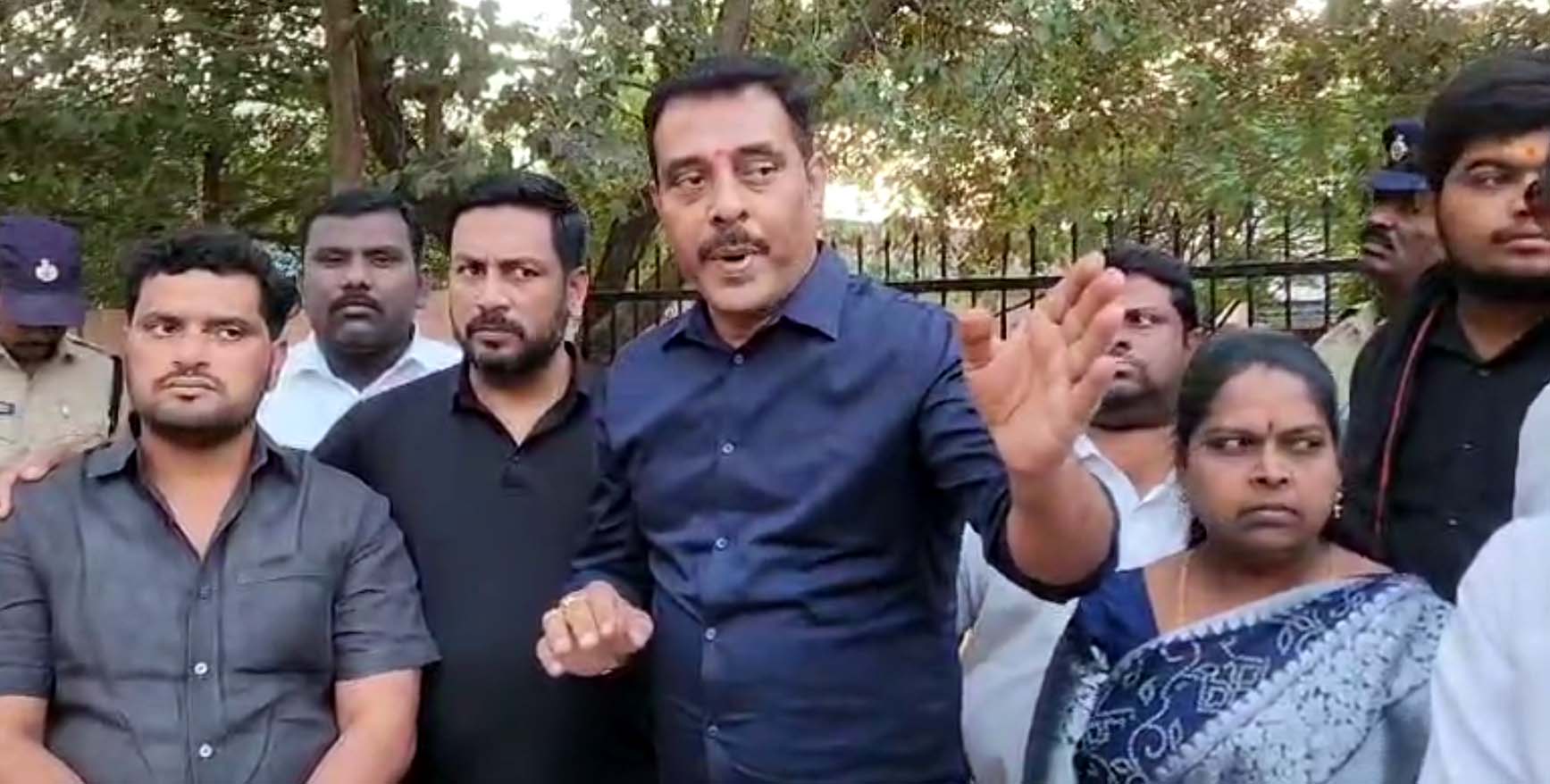 సీఎం జిల్లాలో హస్టళ్ల హాలత్ బేకార్..!