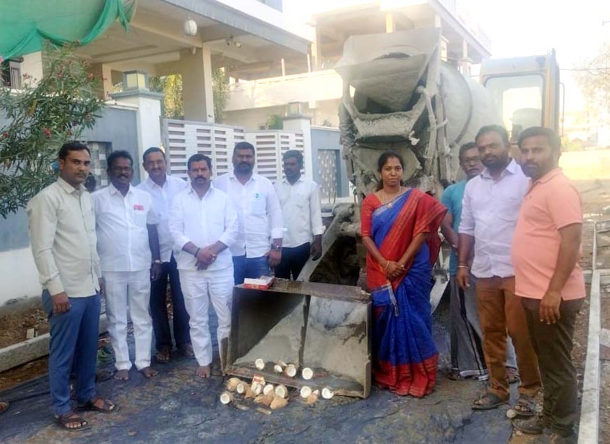 రోడ్ల నిర్మాణంతో వార్డులకు మహర్ధశ..!