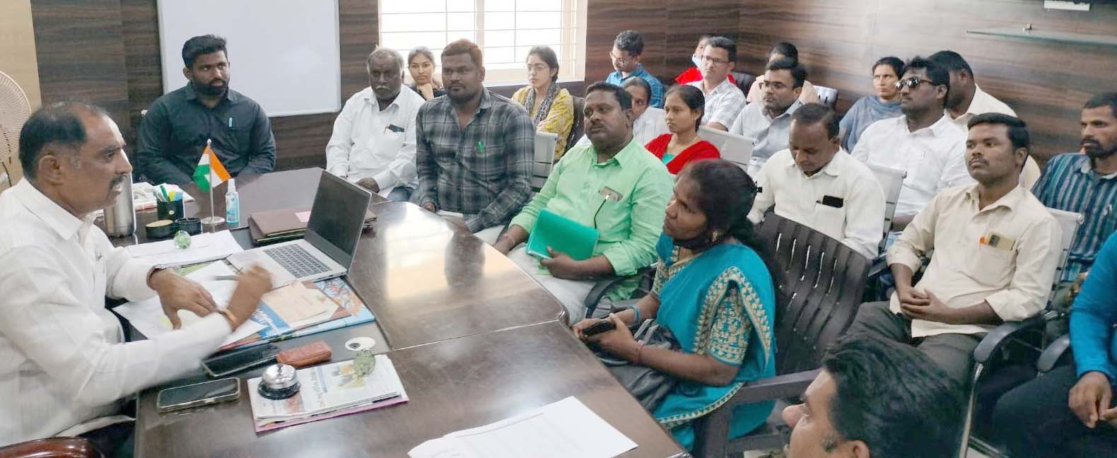 ఇందిరమ్మ ఇండ్ల సర్వేలో నిర్లక్ష్యం తగదు..!
