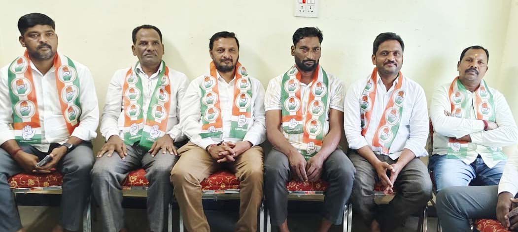 కాంగ్రెస్‌ను విమర్శించే అర్హత శ్రీనివాస్‌రెడ్డికి లేదు..!