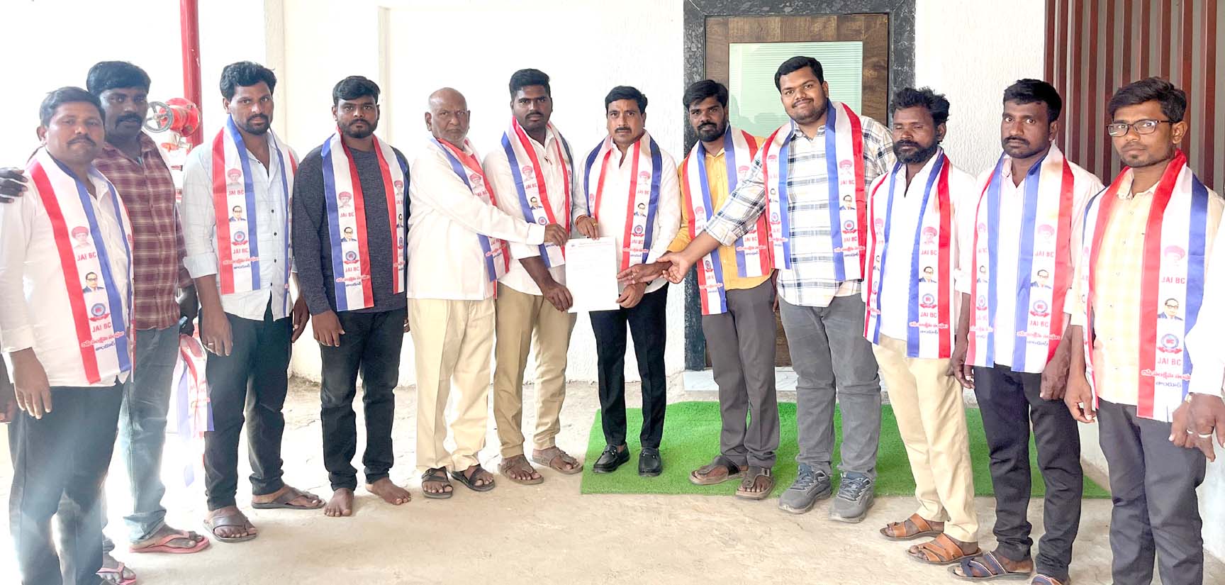 బీసీల ఉద్యమానికి యువత సైనికుల్లా మారాలి