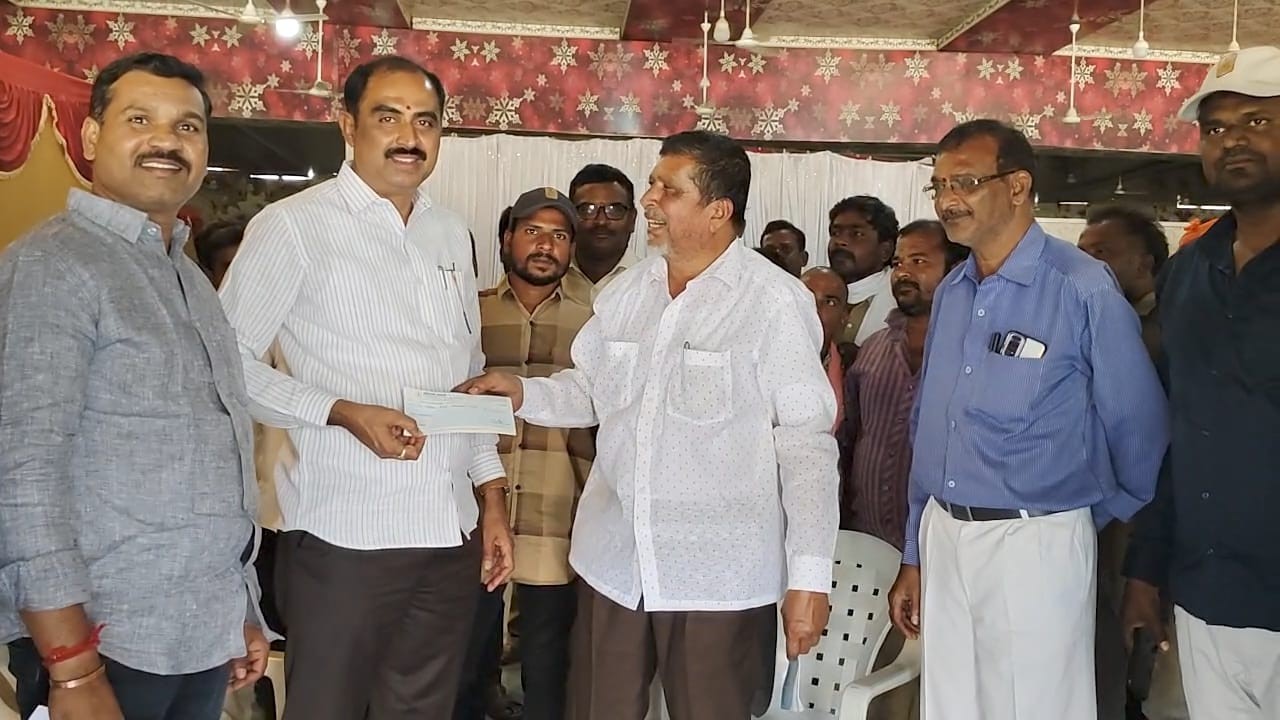 మొండి బకాయిదారులపై బల్దియా దూకుడు