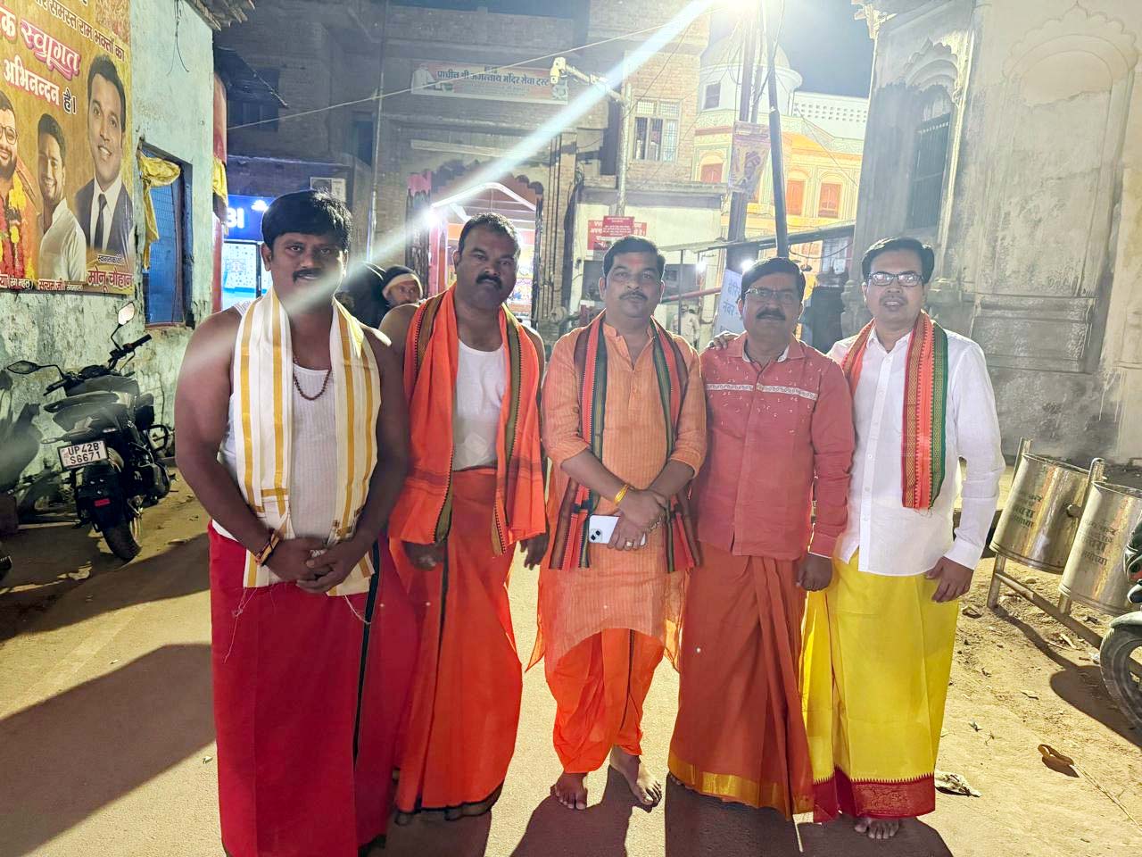అయ్యోధ్య రామయ్య సన్నిధిలో శంకరన్న..!
