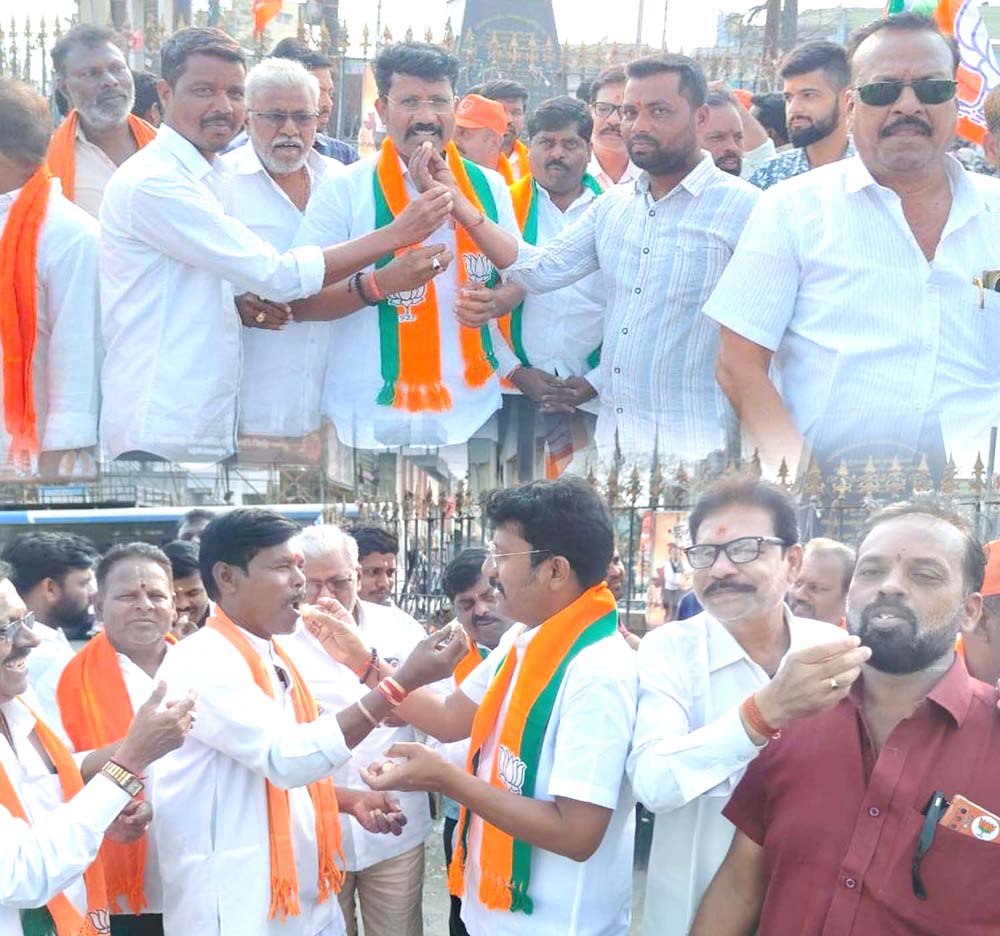 నరేంద్రుడి నాయకత్వాన్ని జై..!