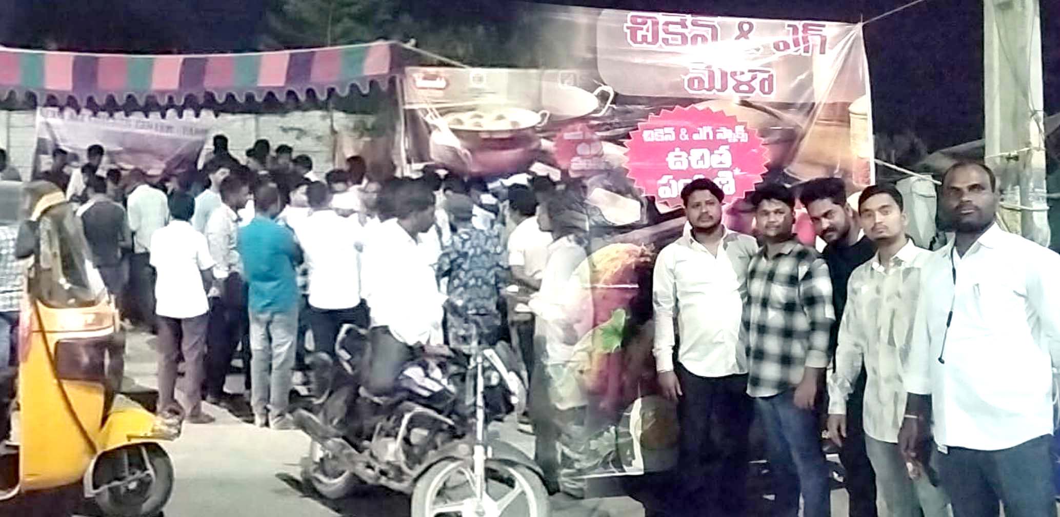 తాండూరులో ఫ్రీగా చికెన్, గుడ్ల పంపిణీ..!