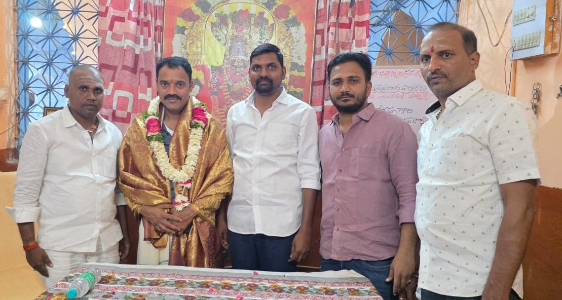 భద్రేశ్వరున్ని దర్శించుకున్న రూరల్ సీఐ..!