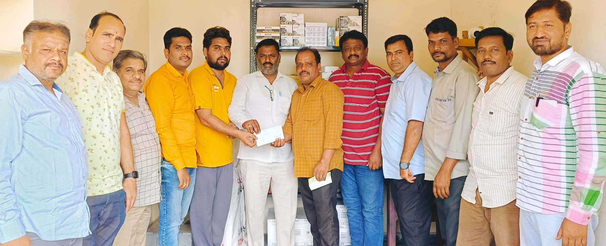 బాబు కోసం బచ్‌పన్‌ ఫ్రెండ్స్..!