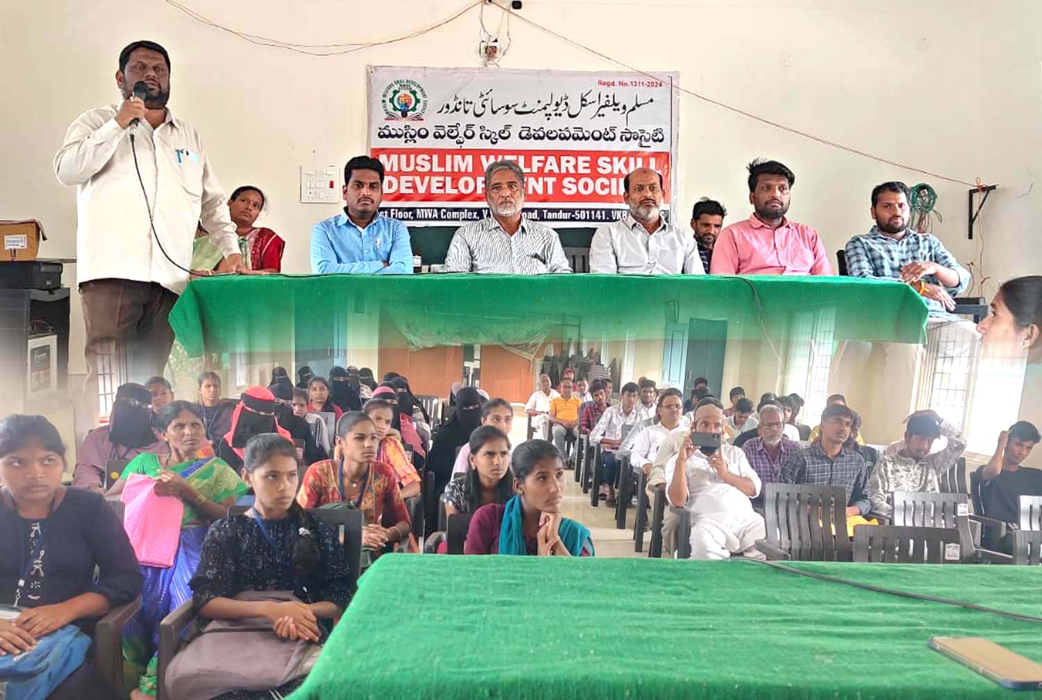 పేద విద్యార్థుల భవితకు తోడ్పాటు..!
