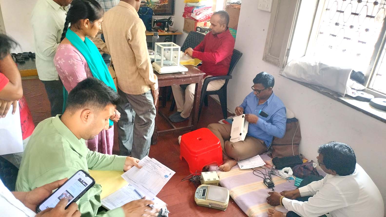 తాండూరులో తూకం యంత్రాల తనిఖీలు..!