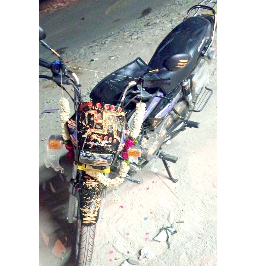 బీజేపీ నేత బైకు చోరీ..!