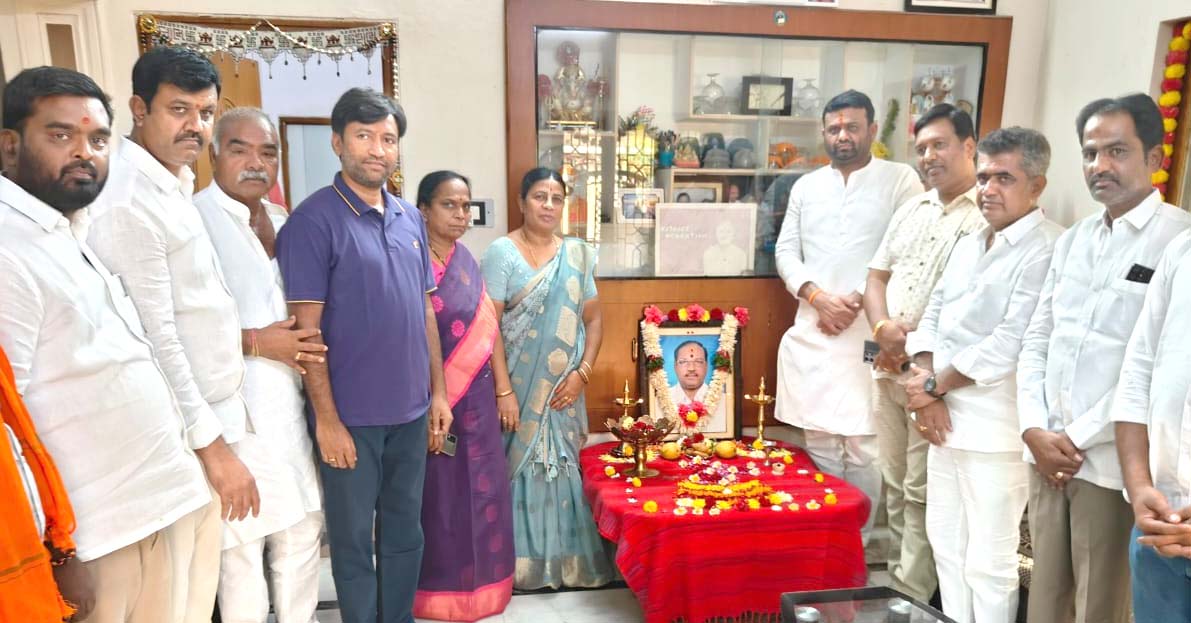 కోట్రిక వెంకటయ్యకు నివాళులు