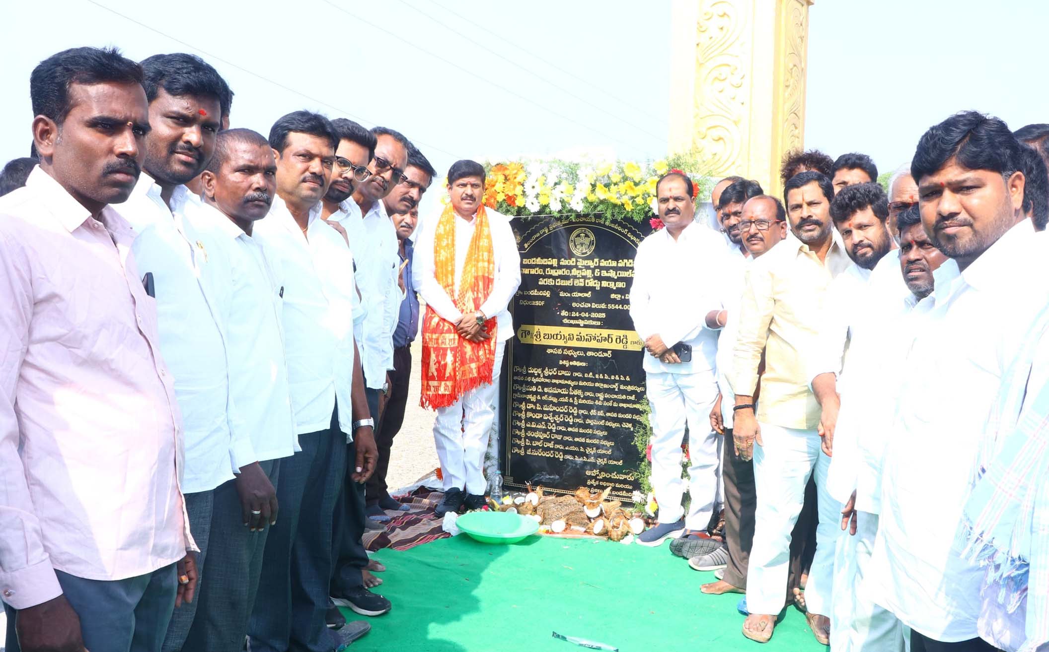 రోడ్ల అభివృద్ధికి ప్రాధాన్యత