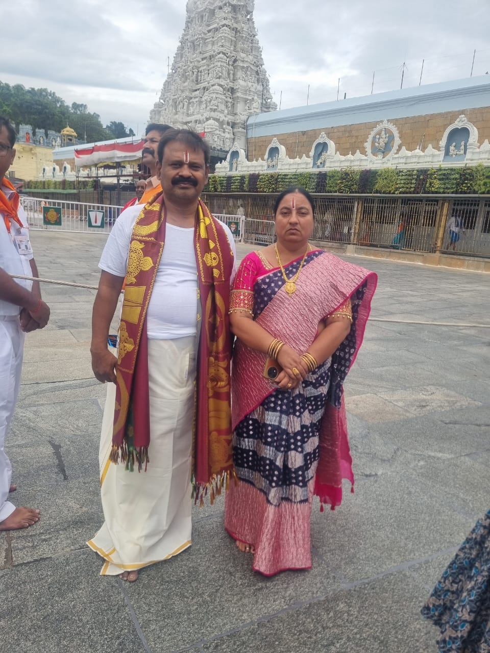 శ్రీవారి సేవలో విఠల్ నాయక్ దంపతులు