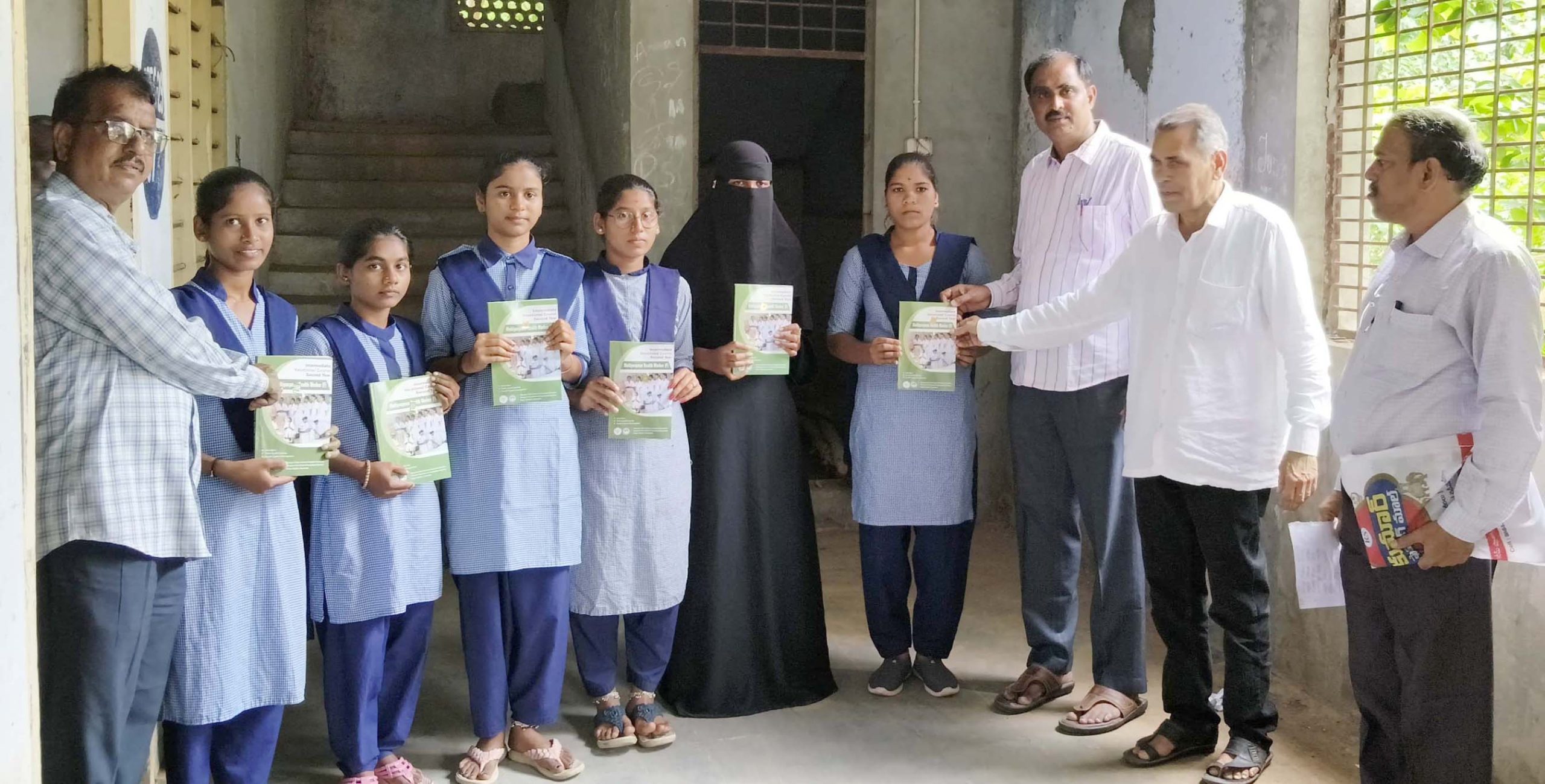 చదువుపై శ్రద్ధతోనే లక్ష్యాల సాధింపు
