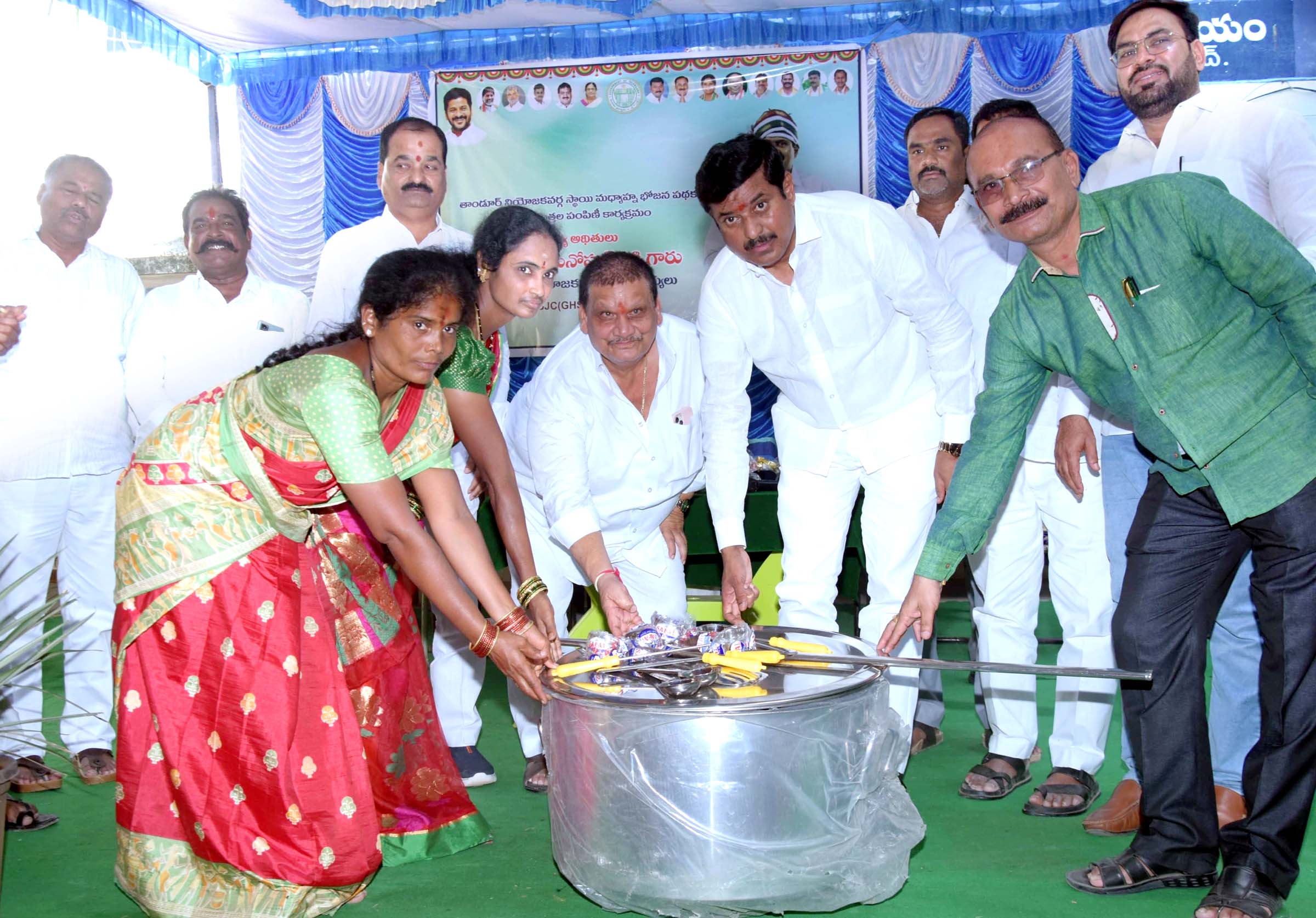 విద్యా, భోజనంకు సర్కారు పెద్దపీట