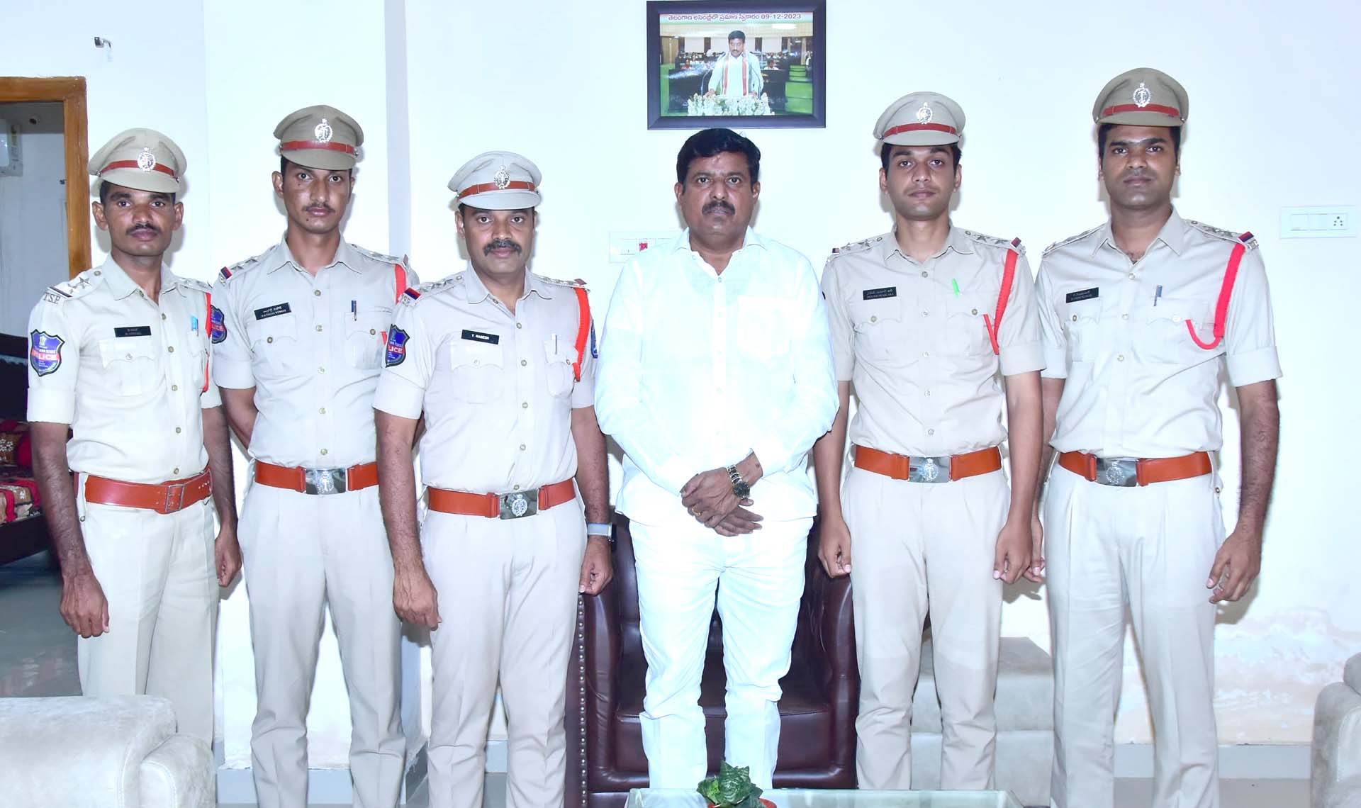 శాంతి భద్రతల పరిరక్షణకు కృషి చేయండి