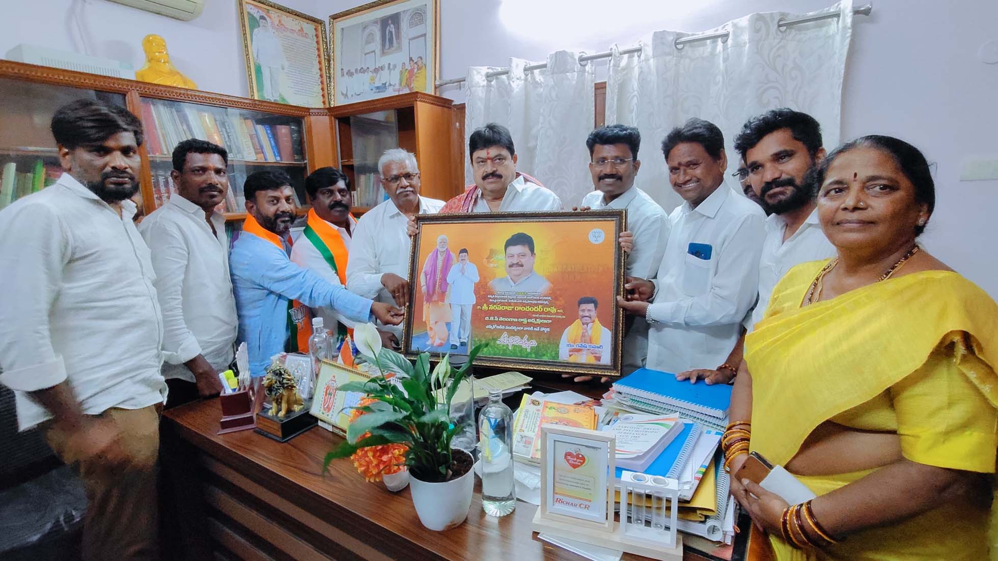గోల్కొండ పైన కాషాయపు జెండా ఎగురేస్తాం..!