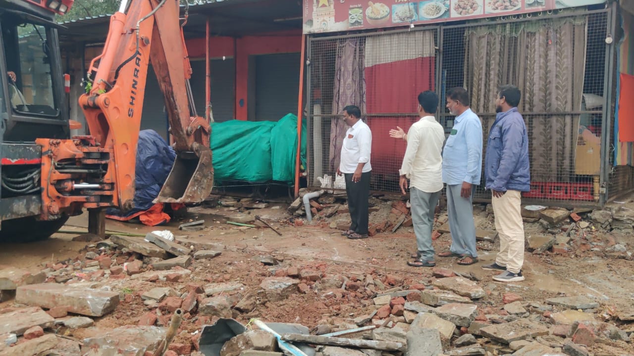 డ్రైన్‌ల ఆక్రమణలపై కొరడా..!