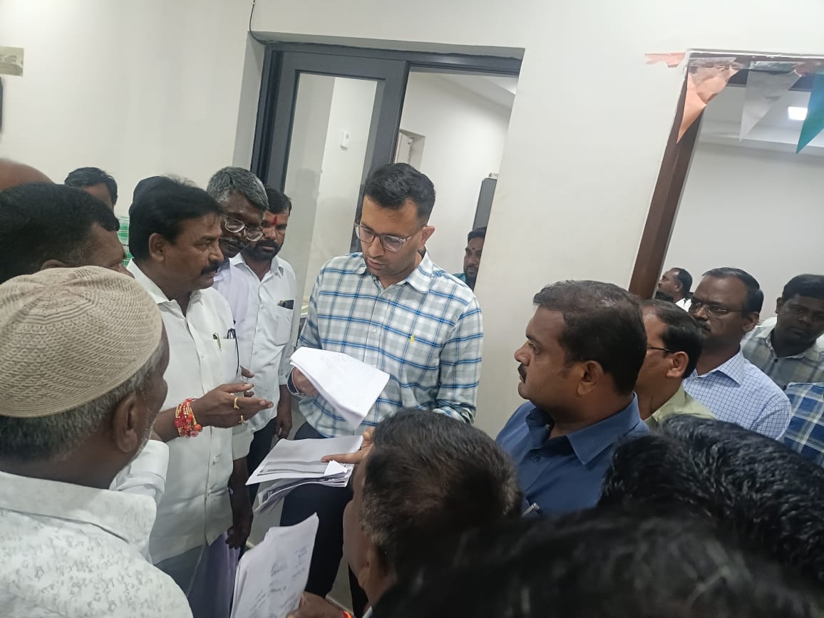 ఇష్టారాజ్యంగా ఇసుక దోపిడి..!