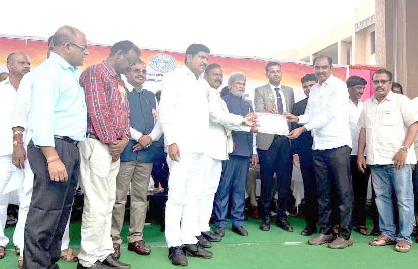 మున్సిపల్ కమీషనర్ కు ఉత్తమ అవార్డు