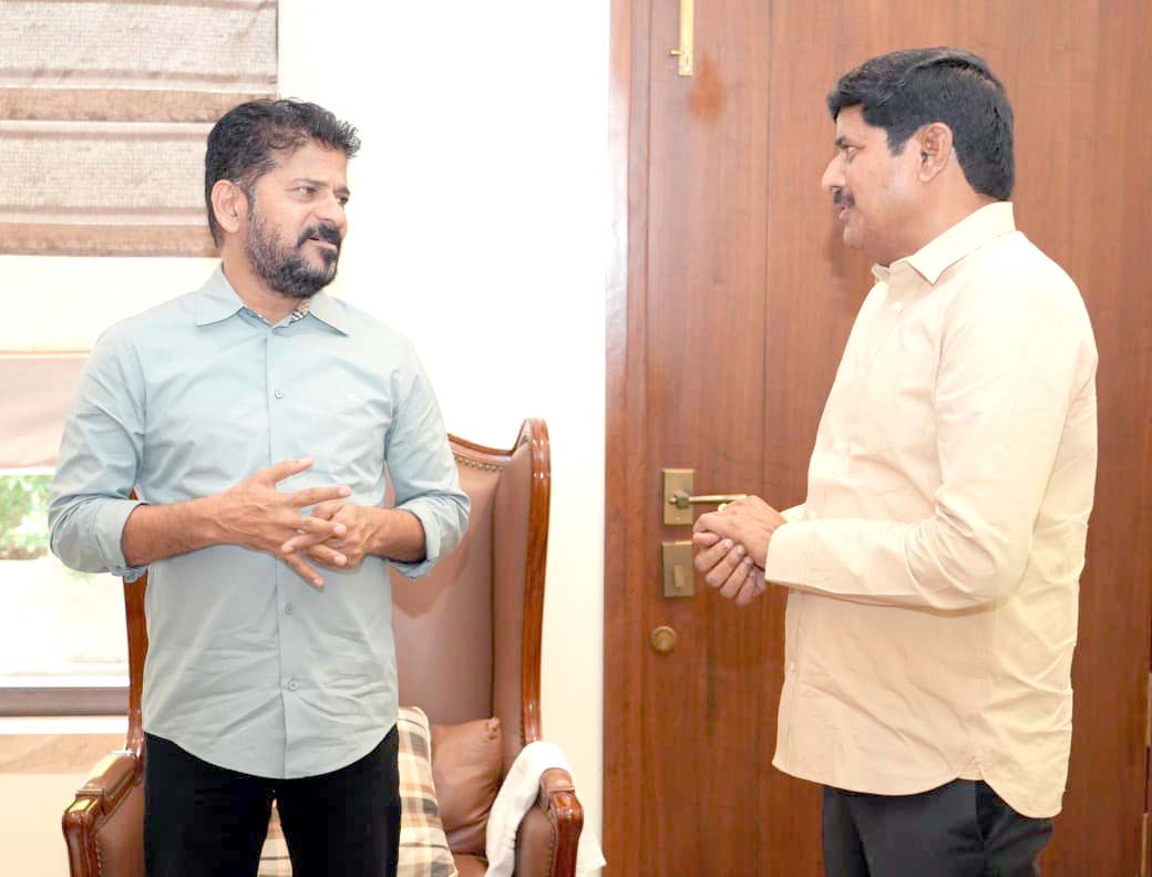సీఎం రేవంత్ రెడ్డితో మనోహర్ రెడ్డి భేటీ
