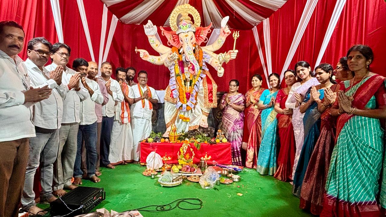 శాంతినగర్‌లో చవితి శోభ..!