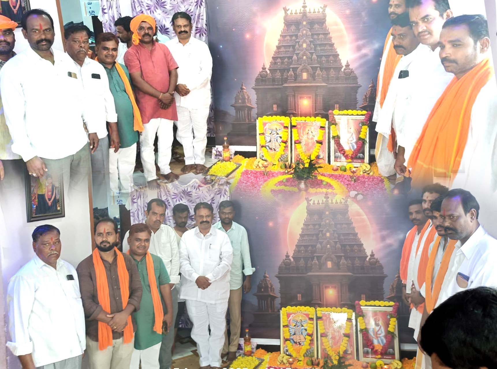 బంజారులు భక్తిమార్గంను ఎంచుకోవాలి