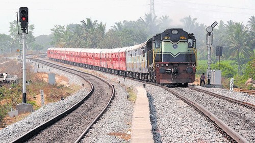 మల్టీ ట్రాకింగ్ రైల్వే లైన్లకు గ్రీన్‌ సిగ్నల్‌