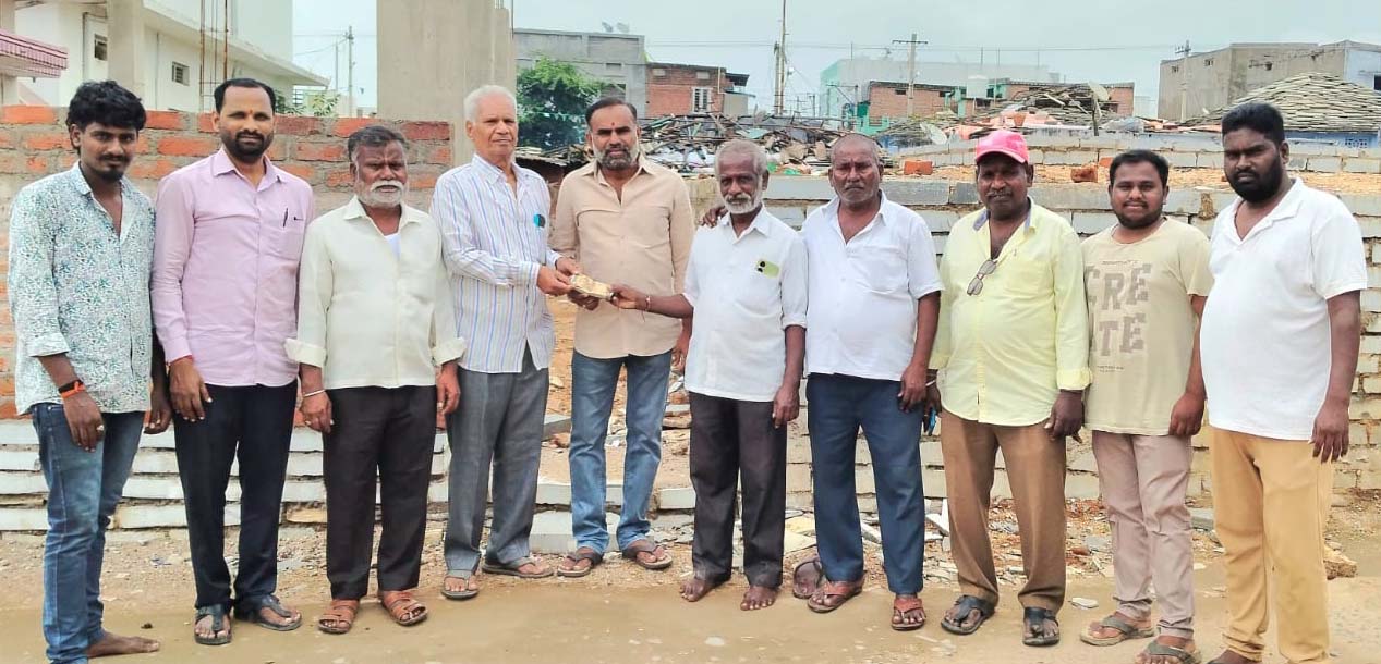 రాముని గుడికి తల్లి పేరుపై విరాళం