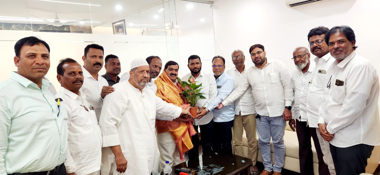 నాపరాతి వ్యాపారుల అభివృద్ధికి తోడ్పాటు