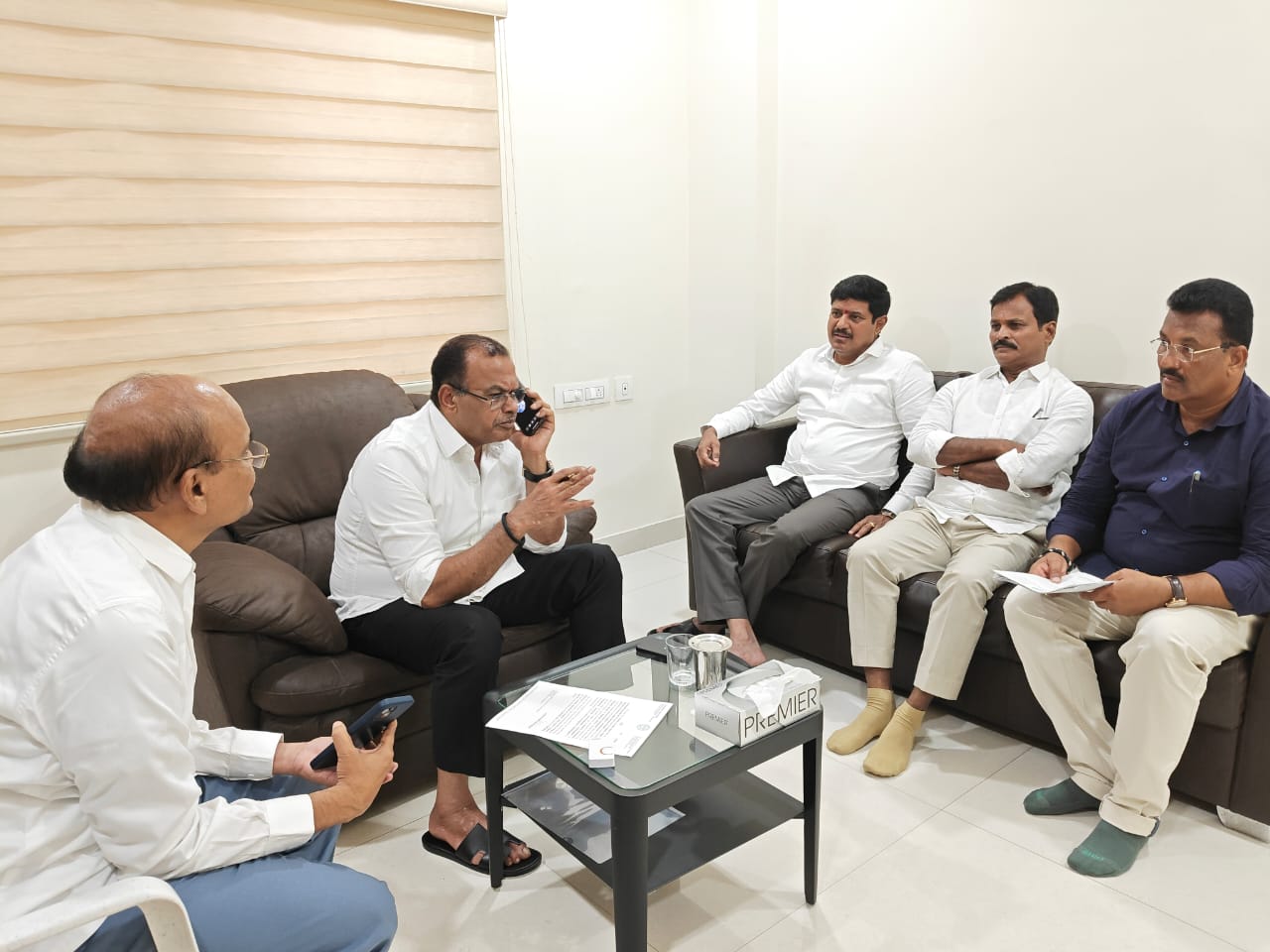 ఆర్అండ్‌బీ రోడ్లపై ప్రత్యేక దృష్టి