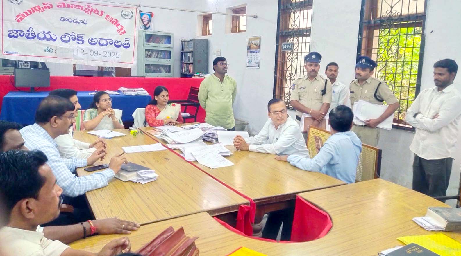 జాతీయ లోక్ అదాలత్‌లో 70 కేసుల రాజీ