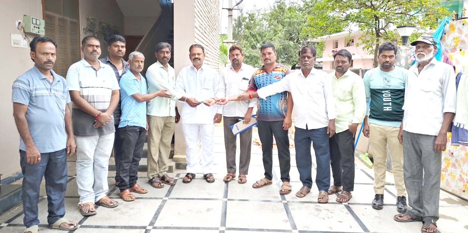 ఆధ్యాత్మిక సేవలో విఠల్ నాయక్...!