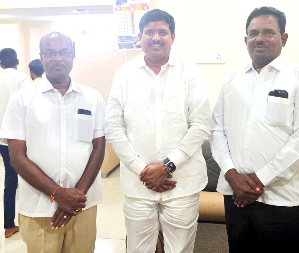 జెడ్పీటీసీ రేసులో న్యాయవాది..!