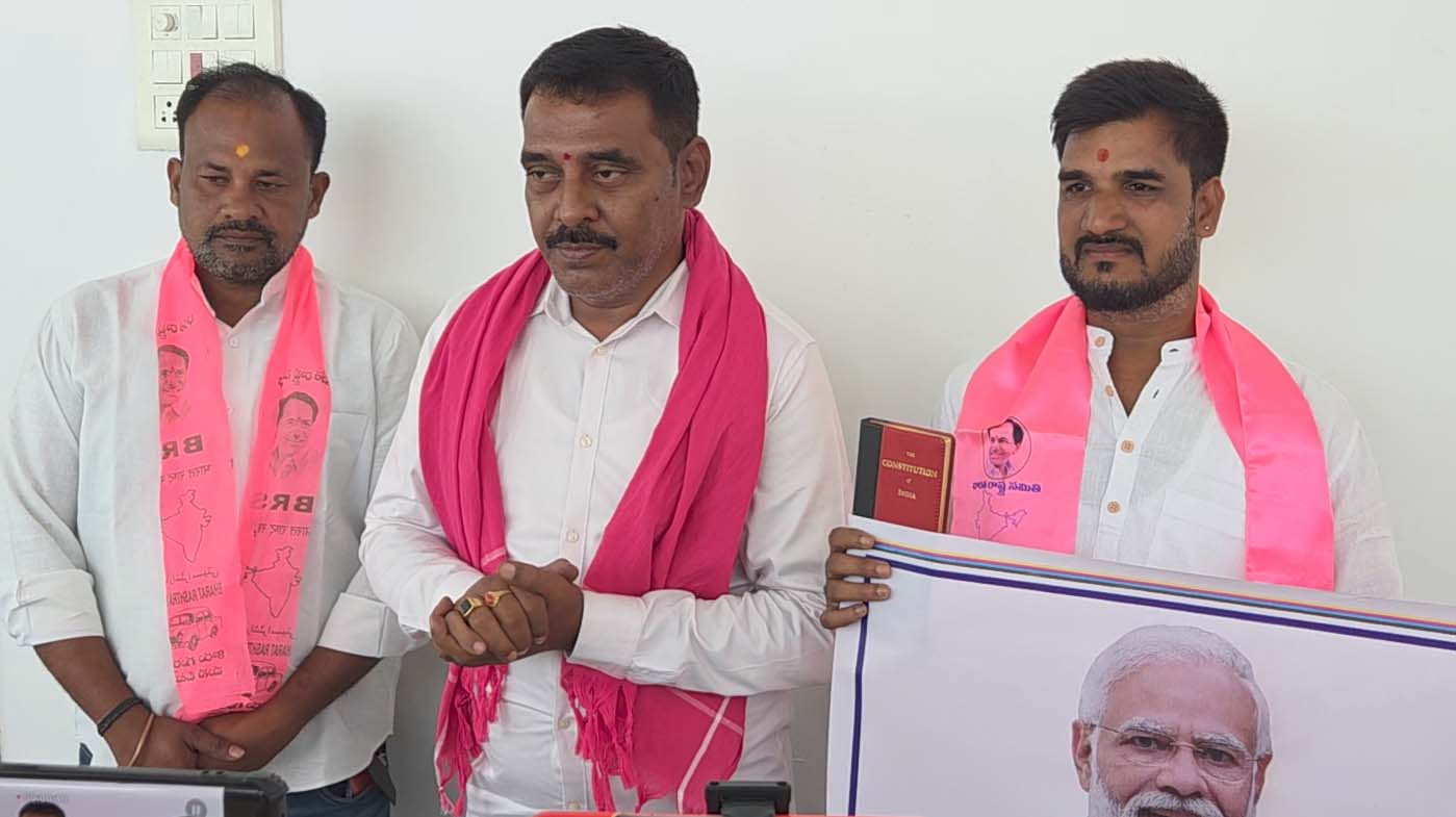కాంగ్రెస్, బీజేపీలవి కుమ్మక్కు రాజకీయాలు