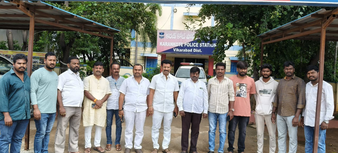 బీజేపీ నేతలపై అక్రమ కేసులు దుర్మార్గం