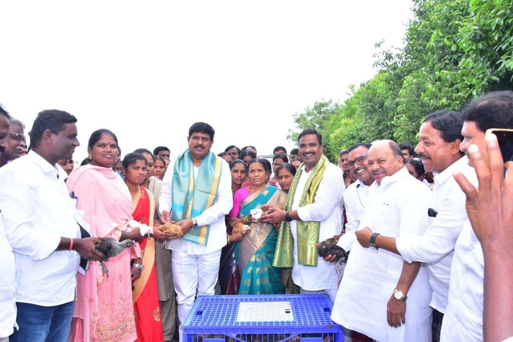 మహిళల అభివృద్ధికి ప్రాధాన్యం