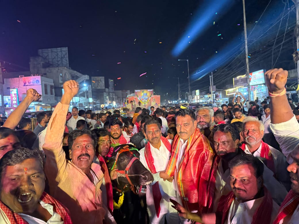 అట్టహాసంగా సదర్ ఉత్సవాలు..!