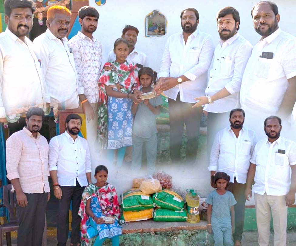 హాజీపూర్ అనాథ అక్కా చెల్లెళ్లకు చేయూత