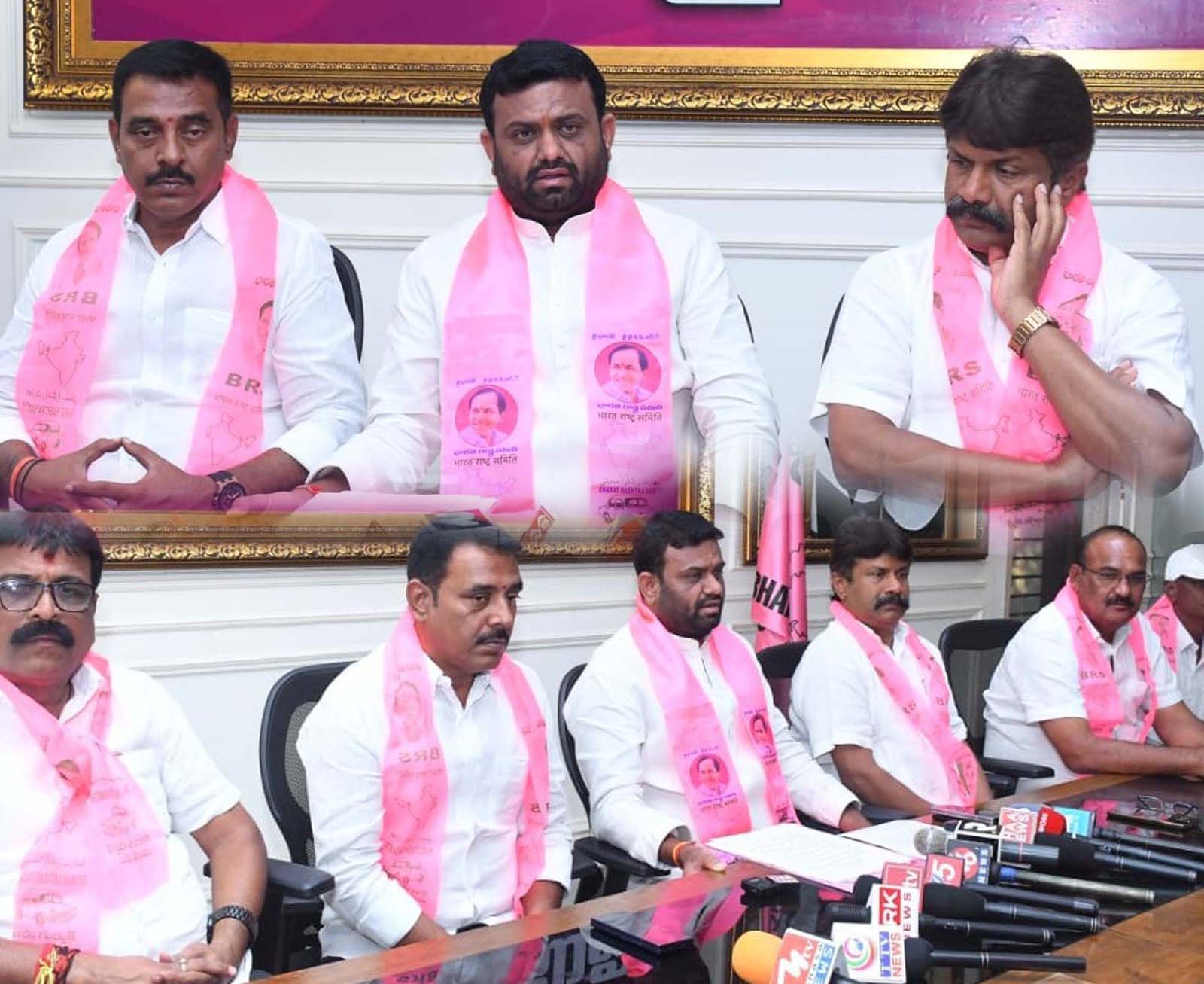 కాంగ్రెస్ పార్టీవి దౌర్జన్య రాజకీయాలు